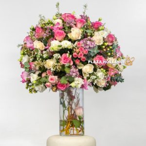 Pink flowers Arrangement