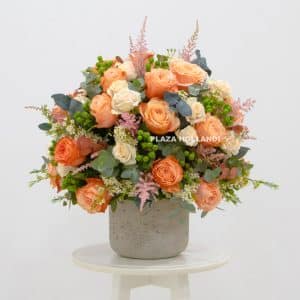 Yusra Flower Arrangement - Plaza Hollandi