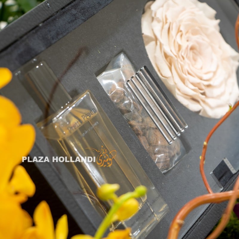 pretty peach FLOWERS PLAZA HOLLANDI