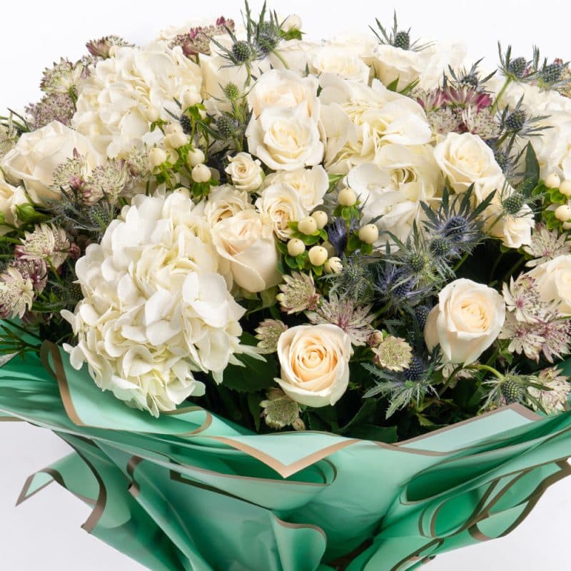 Floral Arrangement Kit - Astrantia, Roses and Hypericum