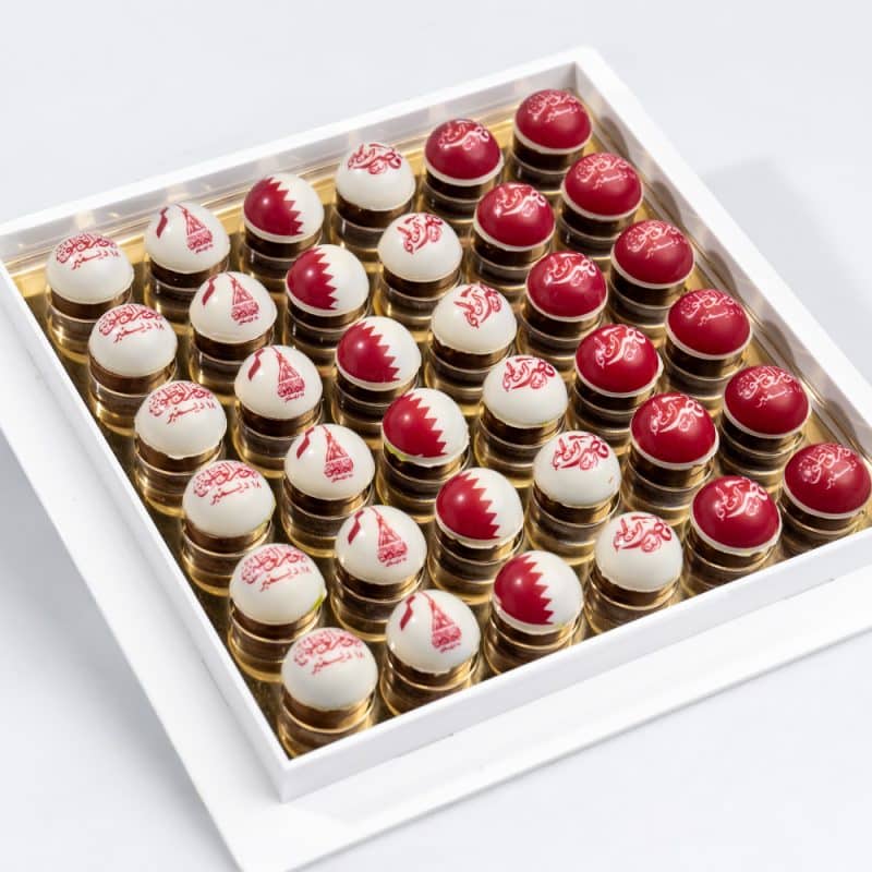 National Day Celebration 36-Piece Plaza Hollandi Premium Chocolate Dome Tray